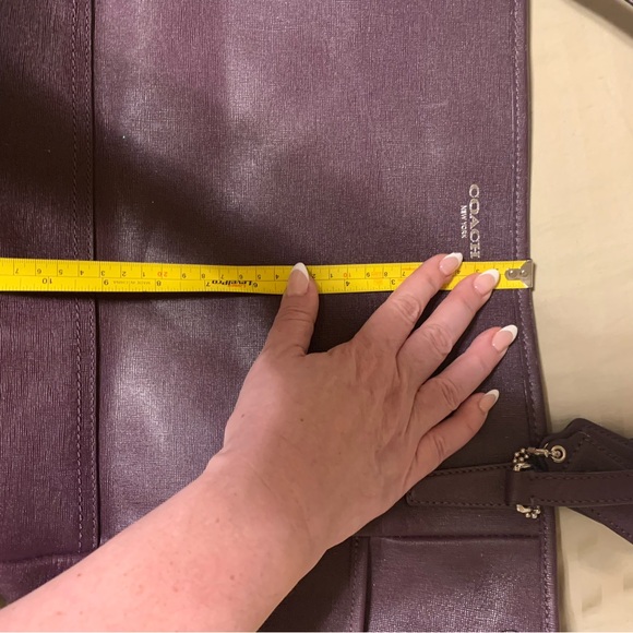 NWOT COACH TOTE BAG / diaper bag / travel bag genuine leather purple - durable! - Picture 16 of 16